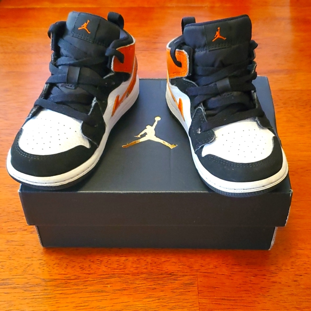Jordan Mid 1